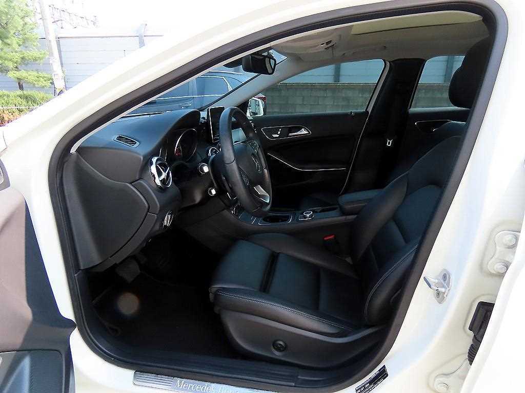 Mercedes Benz GLA Class - Vista 5