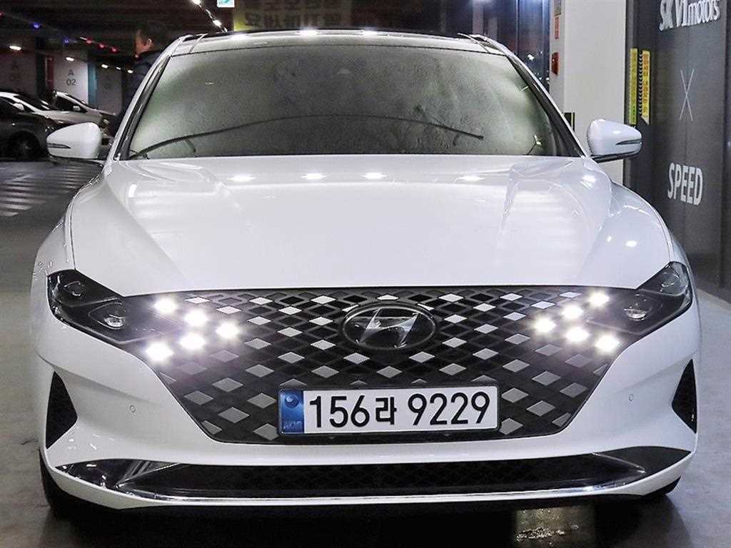 HYUNDAI Grandeur - Vista 2