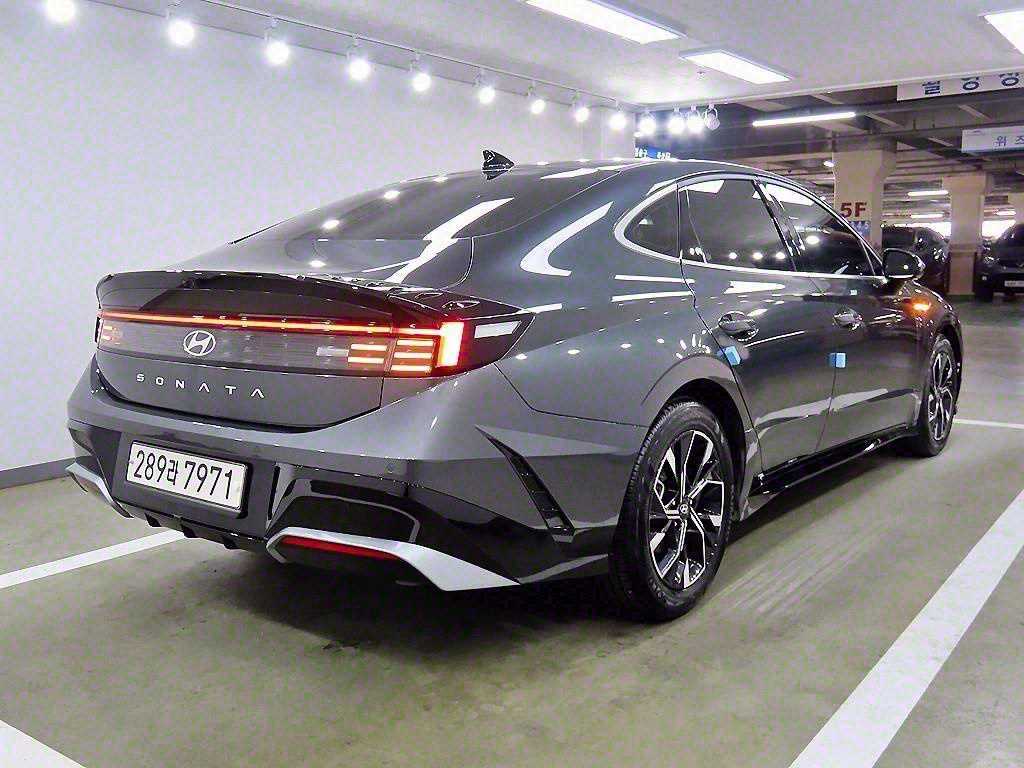 HYUNDAI Sonata - Vista 4