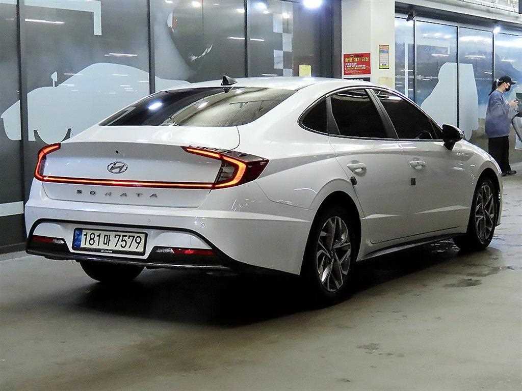 HYUNDAI Sonata - Vista 4