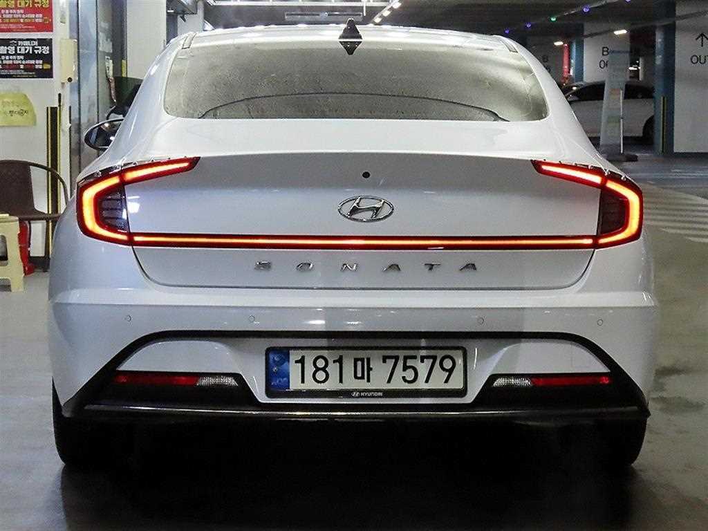 HYUNDAI Sonata - Vista 5