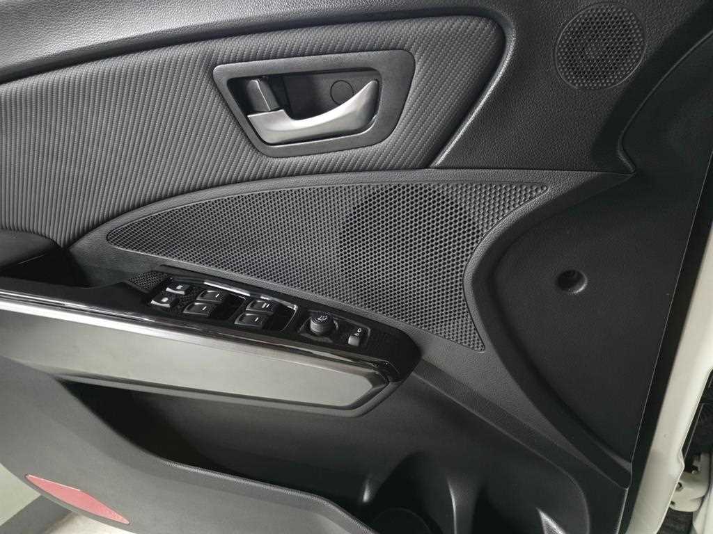 Ssangyong Tivoli - Vista 10