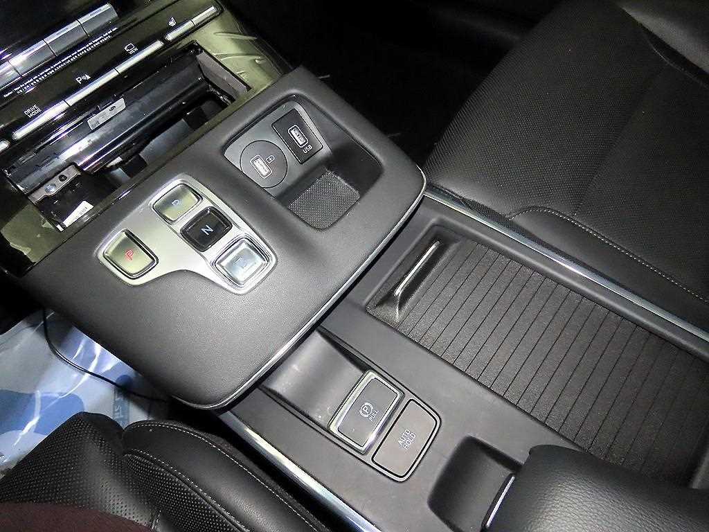 HYUNDAI Grandeur - Vista 12