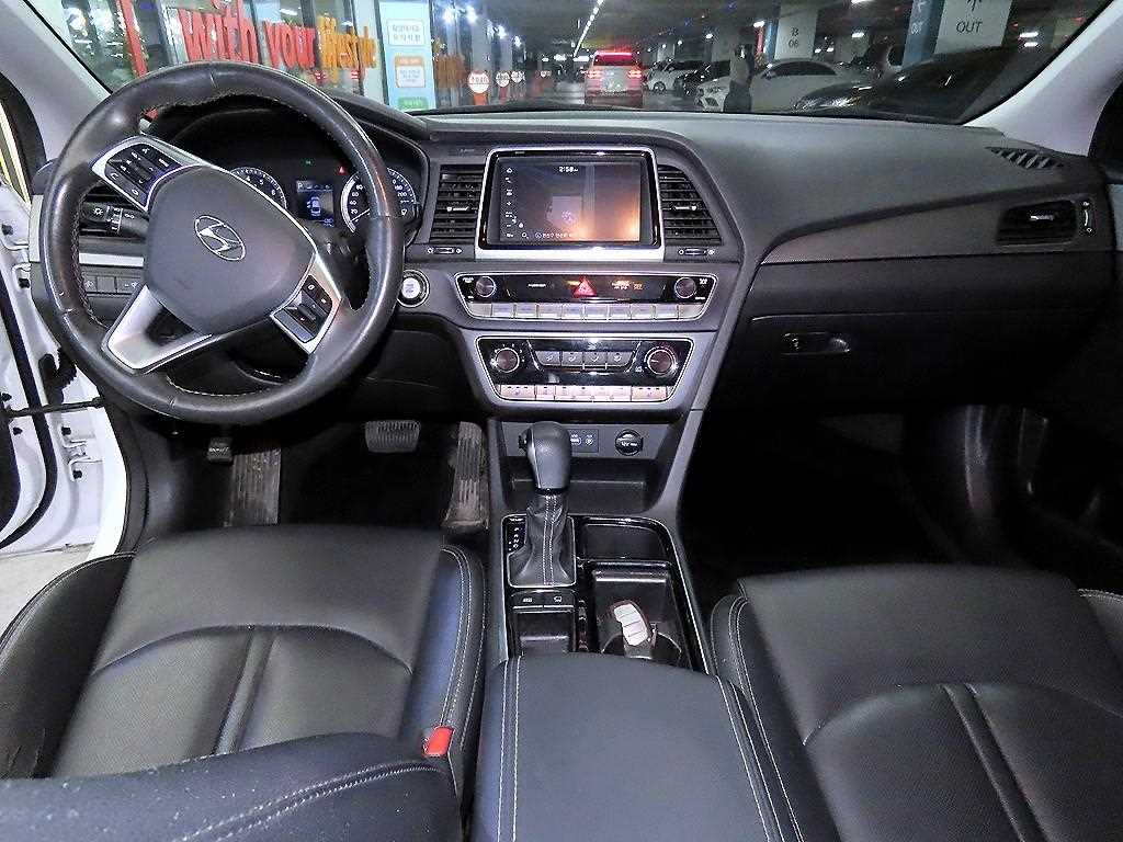 HYUNDAI Sonata - Vista 10