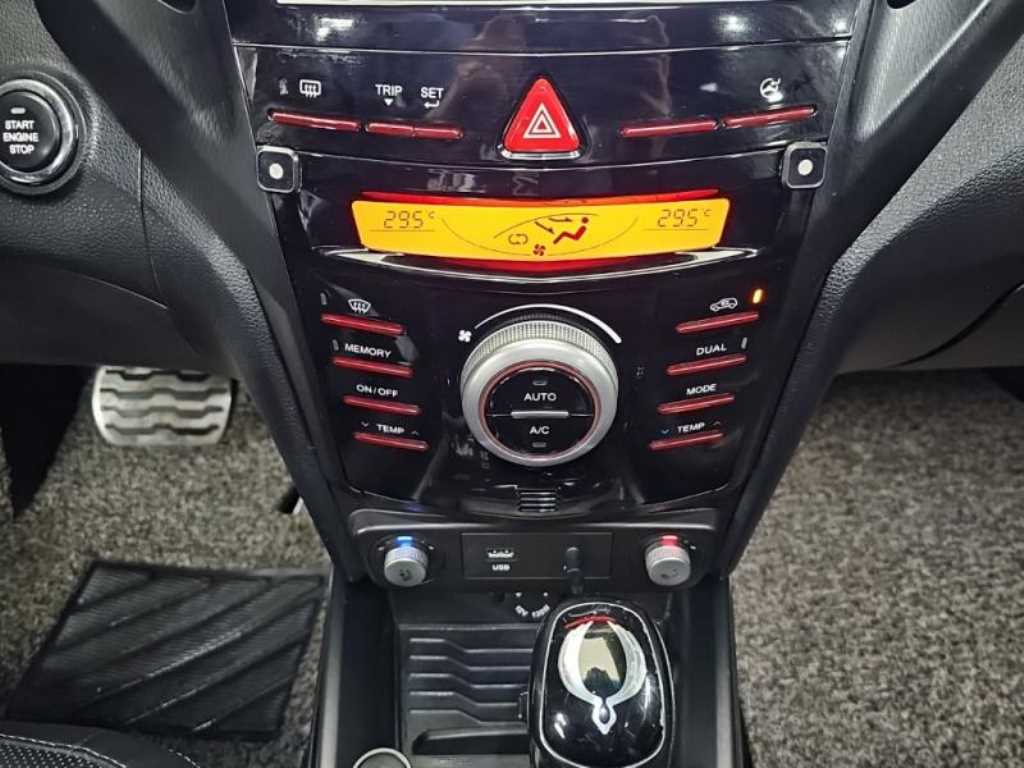 Ssangyong Tivoli - Vista 10