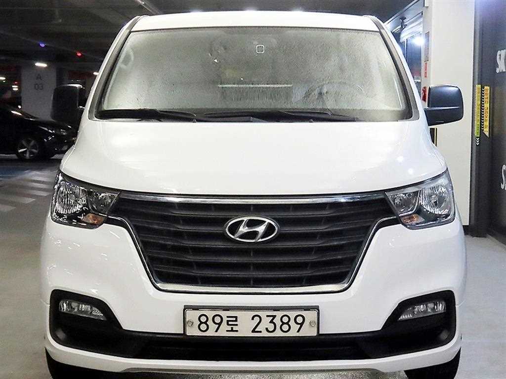 HYUNDAI Starex - Vista 2