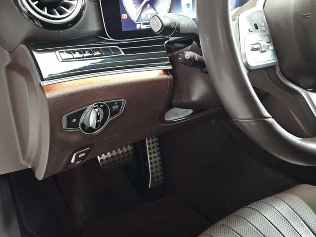 Mercedes Benz CLS Class - Vista 8