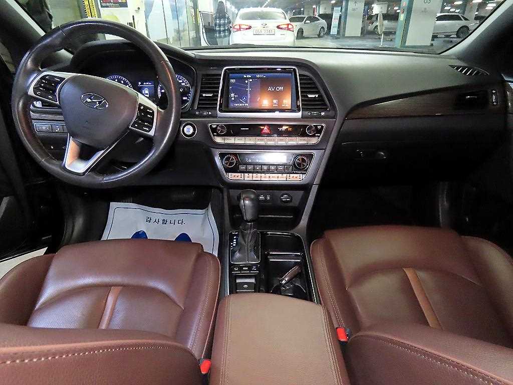 HYUNDAI Sonata - Vista 10