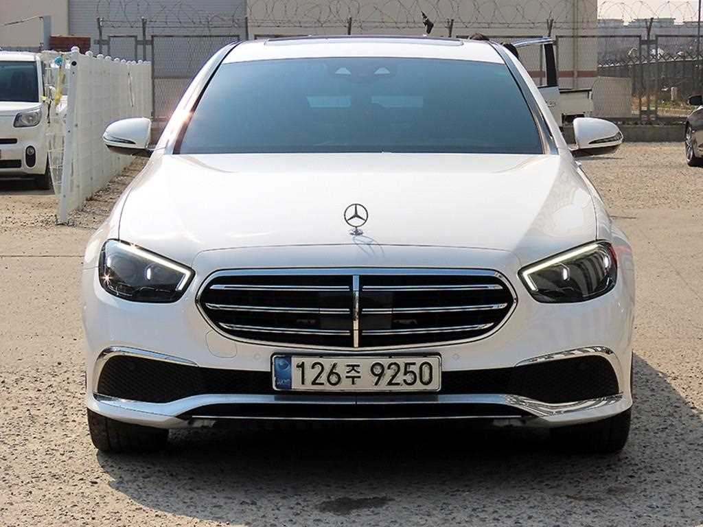 Mercedes Benz E class 2021 Blanco - Importación desde Corea - HF Imports Iquique - Foto 1