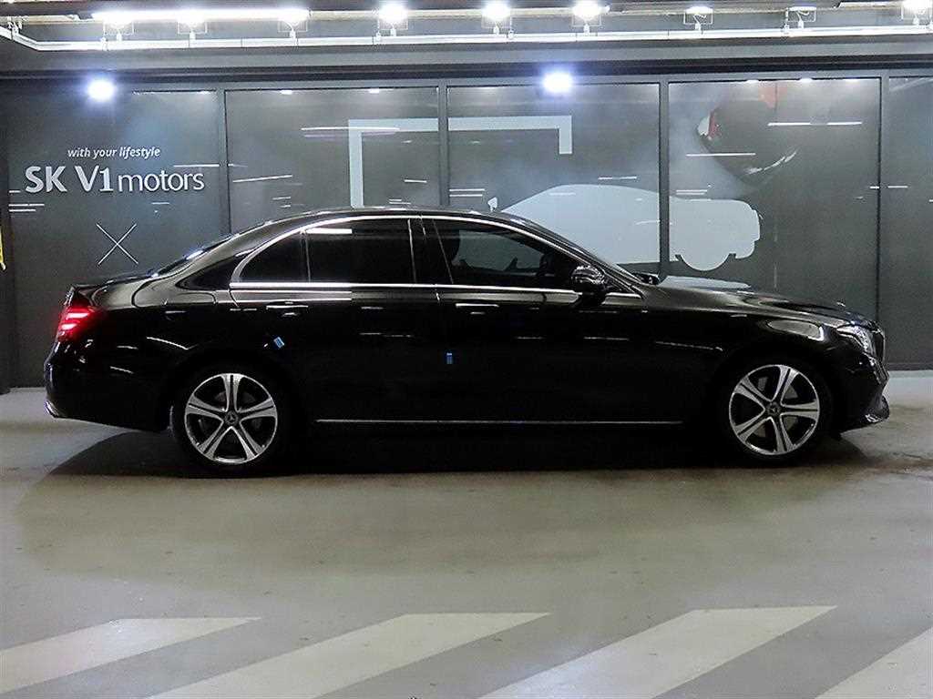 Mercedes Benz E class - Vista 3