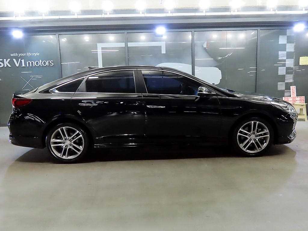 HYUNDAI Sonata - Vista 3