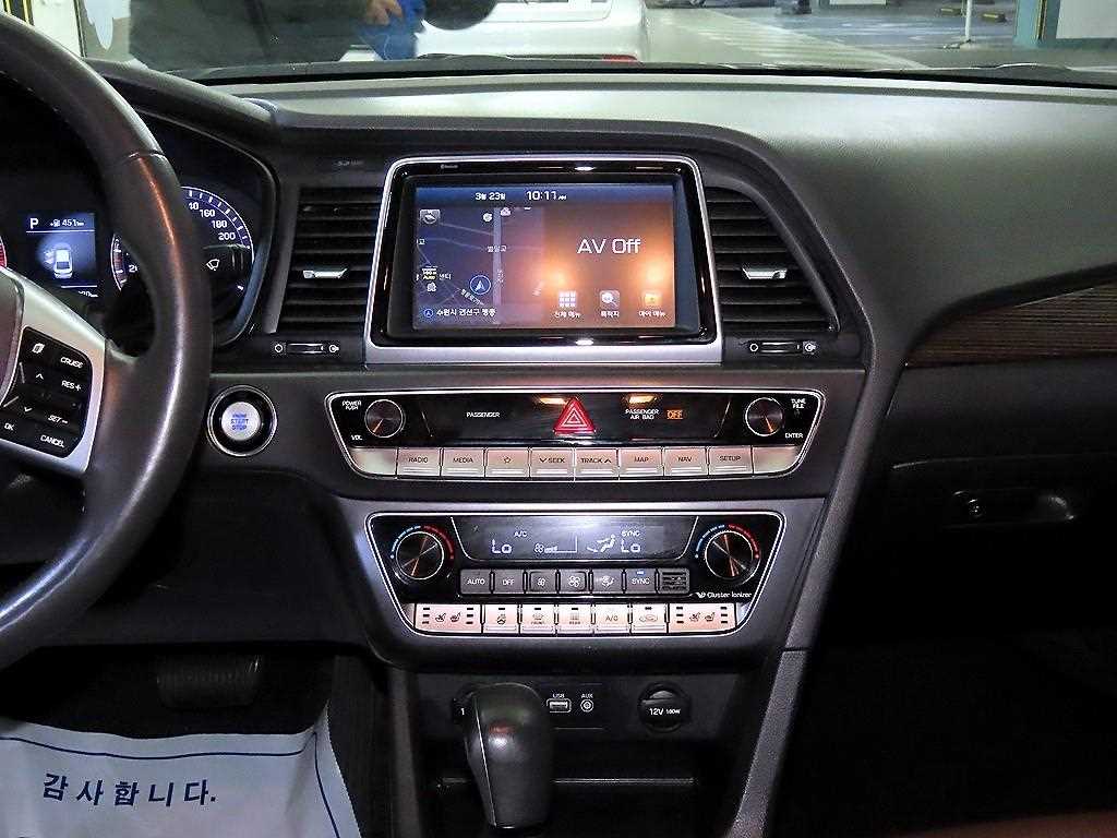 HYUNDAI Sonata - Vista 11