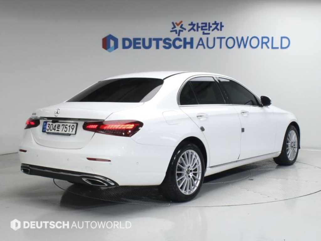 Mercedes Benz E class - Vista 2