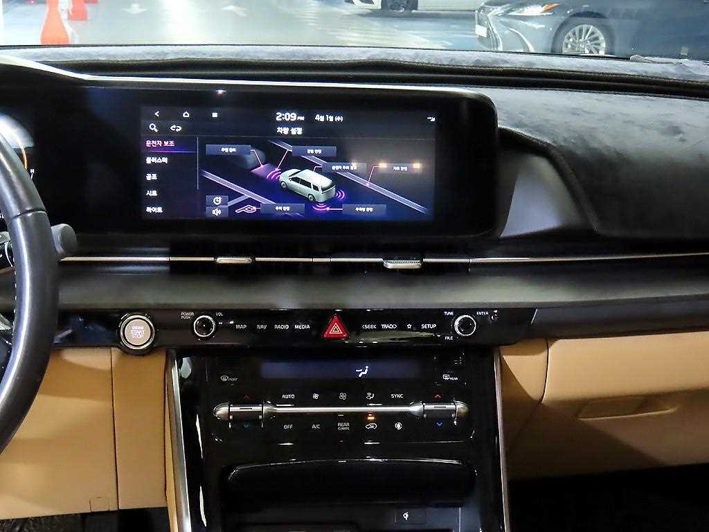 KIA Carnival - Vista 11