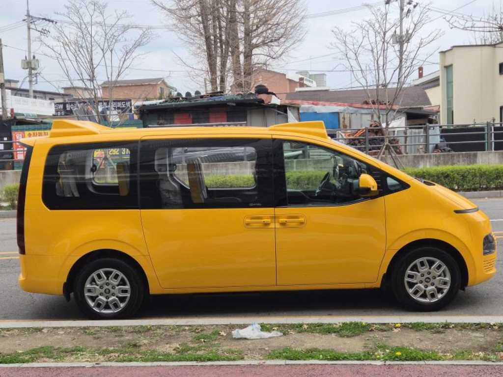 HYUNDAI Staria - Vista 5