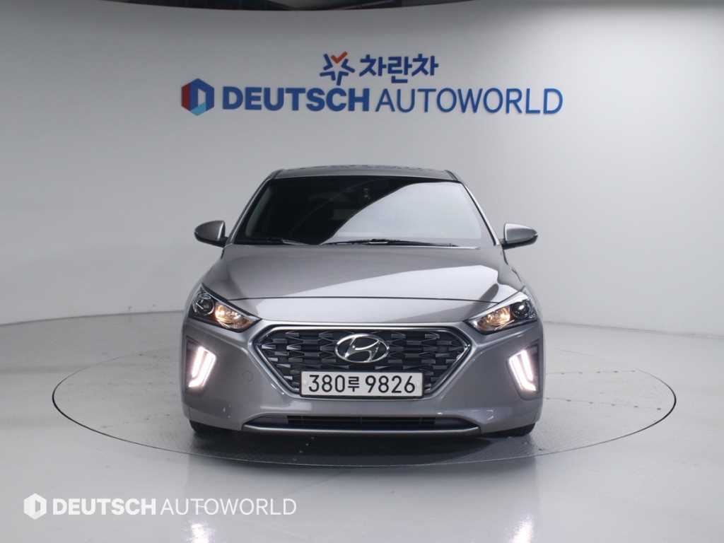 HYUNDAI Ioniq - Vista 3