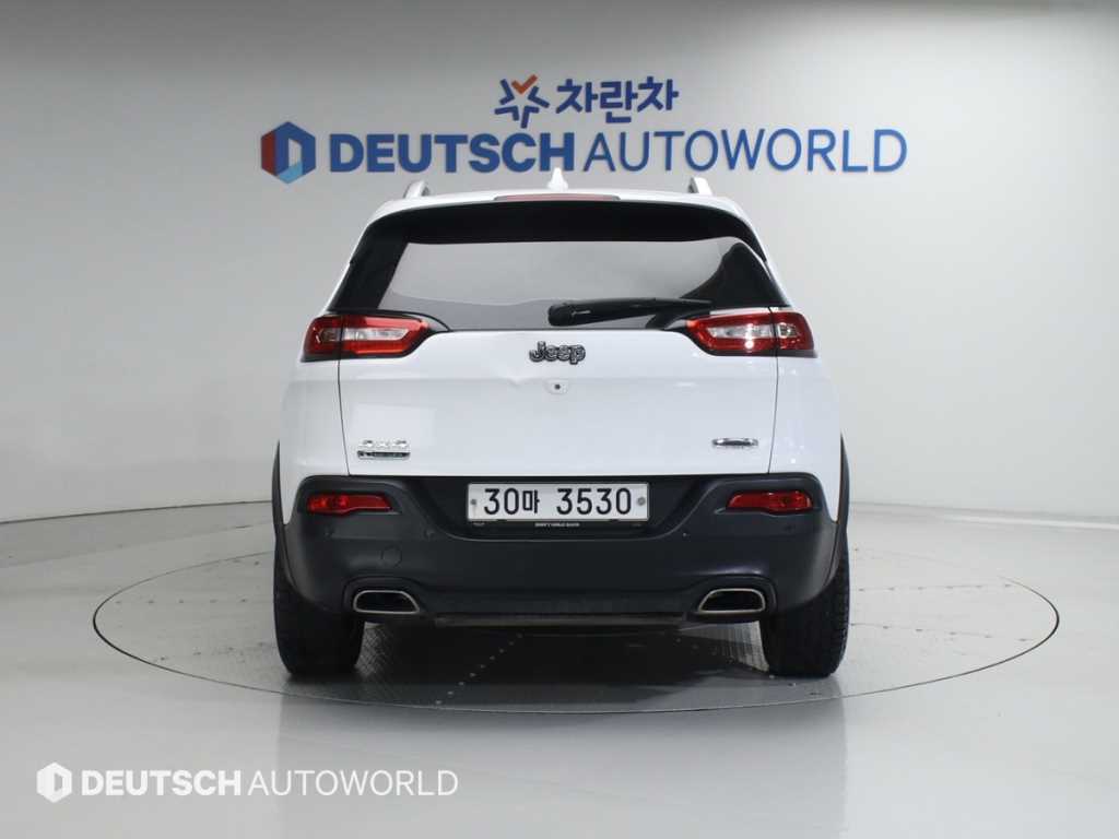 Jeep Cherokee - Vista 4