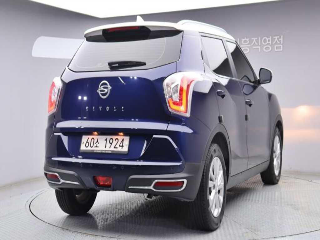 Ssangyong Tivoli - Vista 3