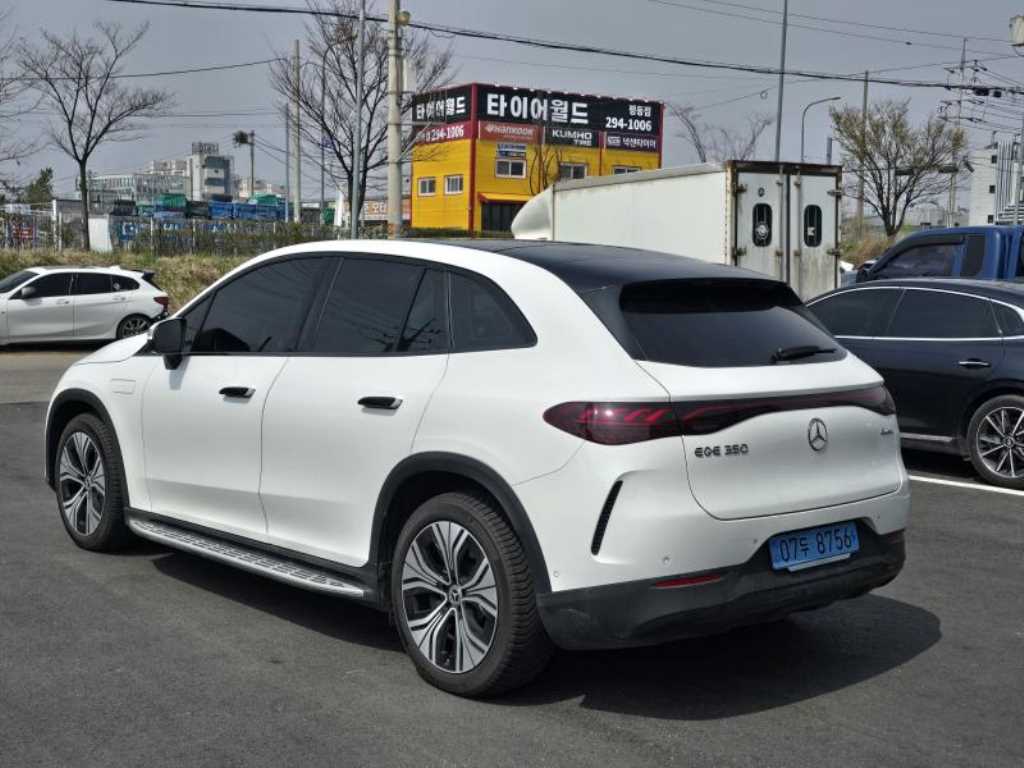 Mercedes Benz EQE - Vista 4