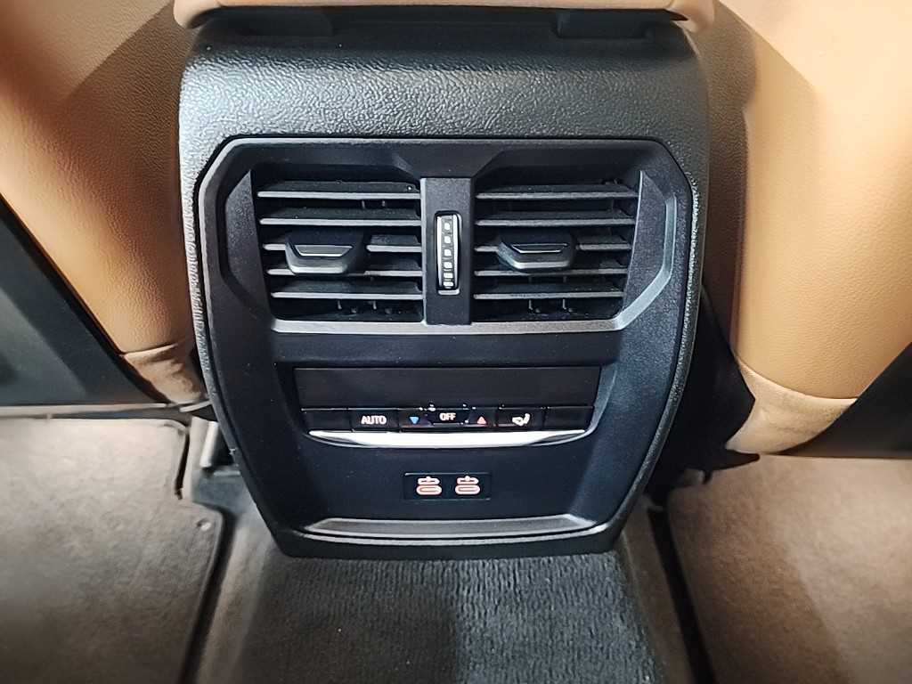 BMW 3 series 2024 Negro - Importación desde Corea - HF Imports Iquique - Foto 13