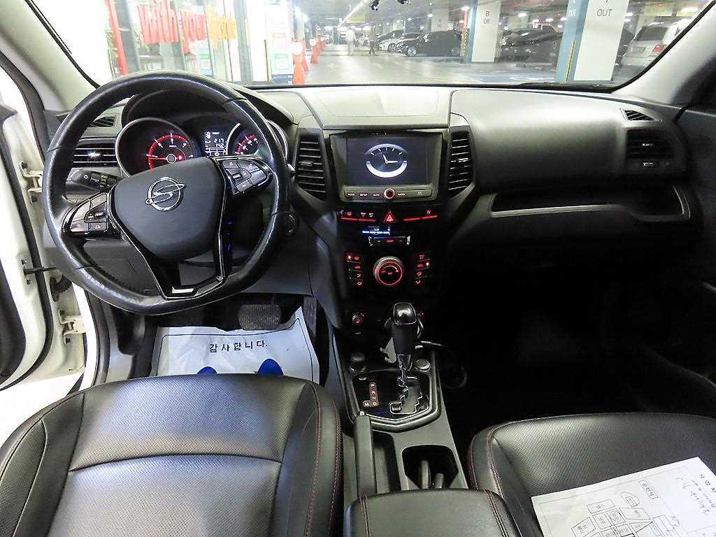 Ssangyong Tivoli - Vista 10