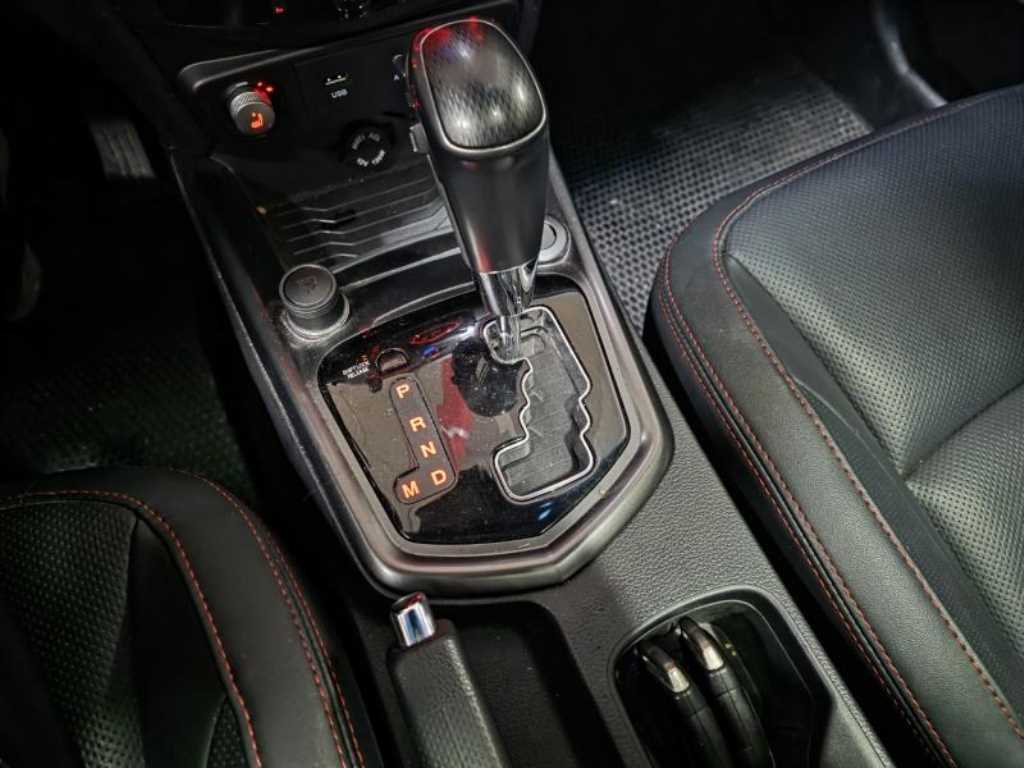 Ssangyong Tivoli 2016 Azul - Importación desde Corea - HF Imports Iquique - Foto 13