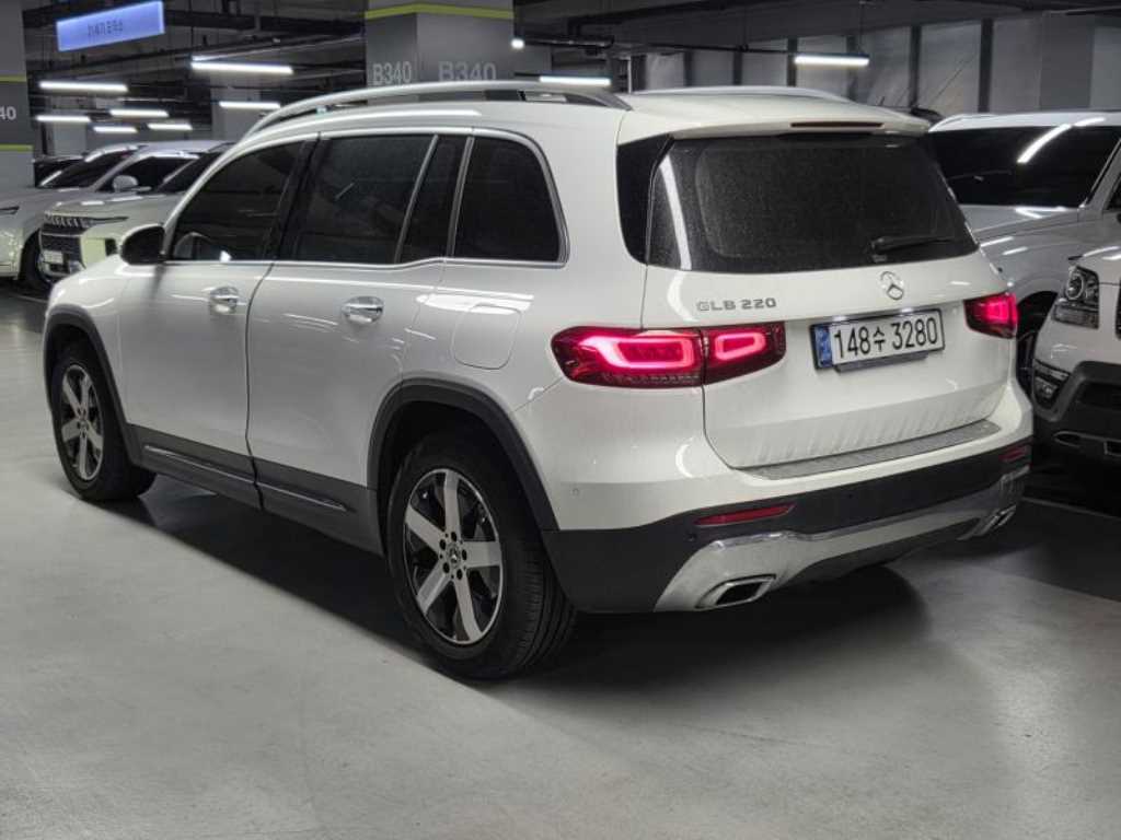 Mercedes Benz GLB Class - Vista 4