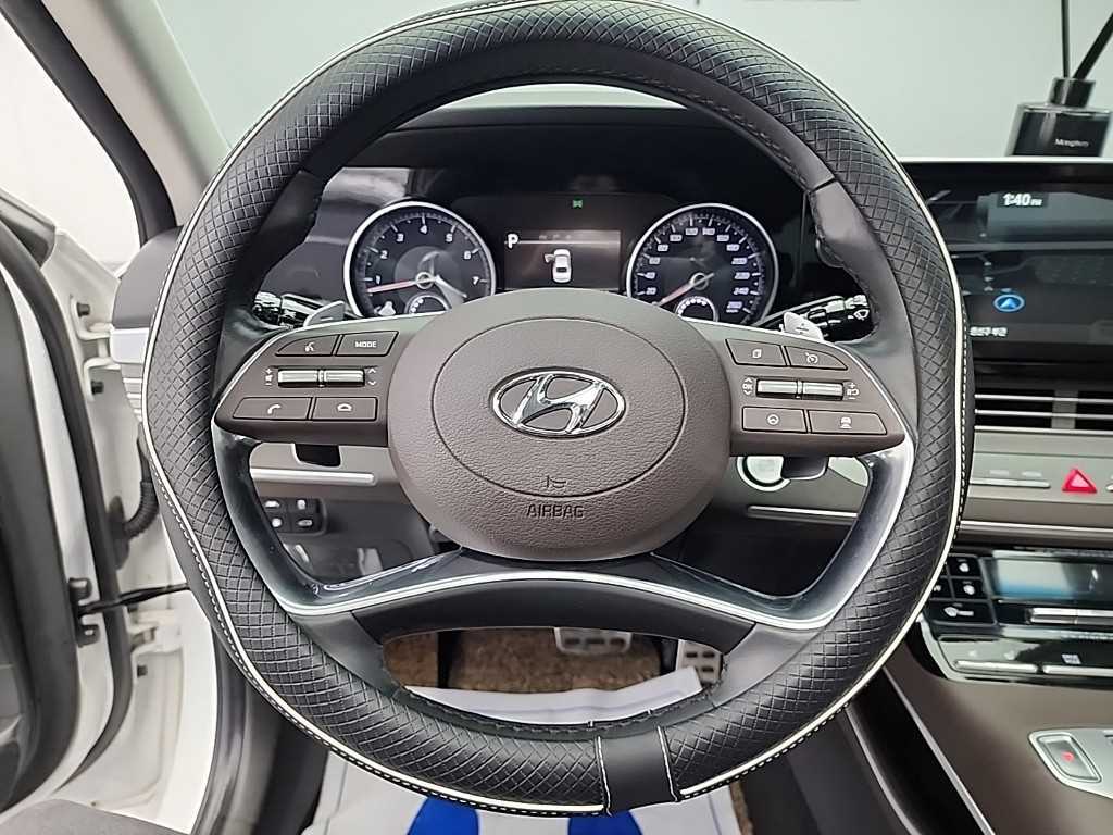 HYUNDAI Grandeur - Vista 9