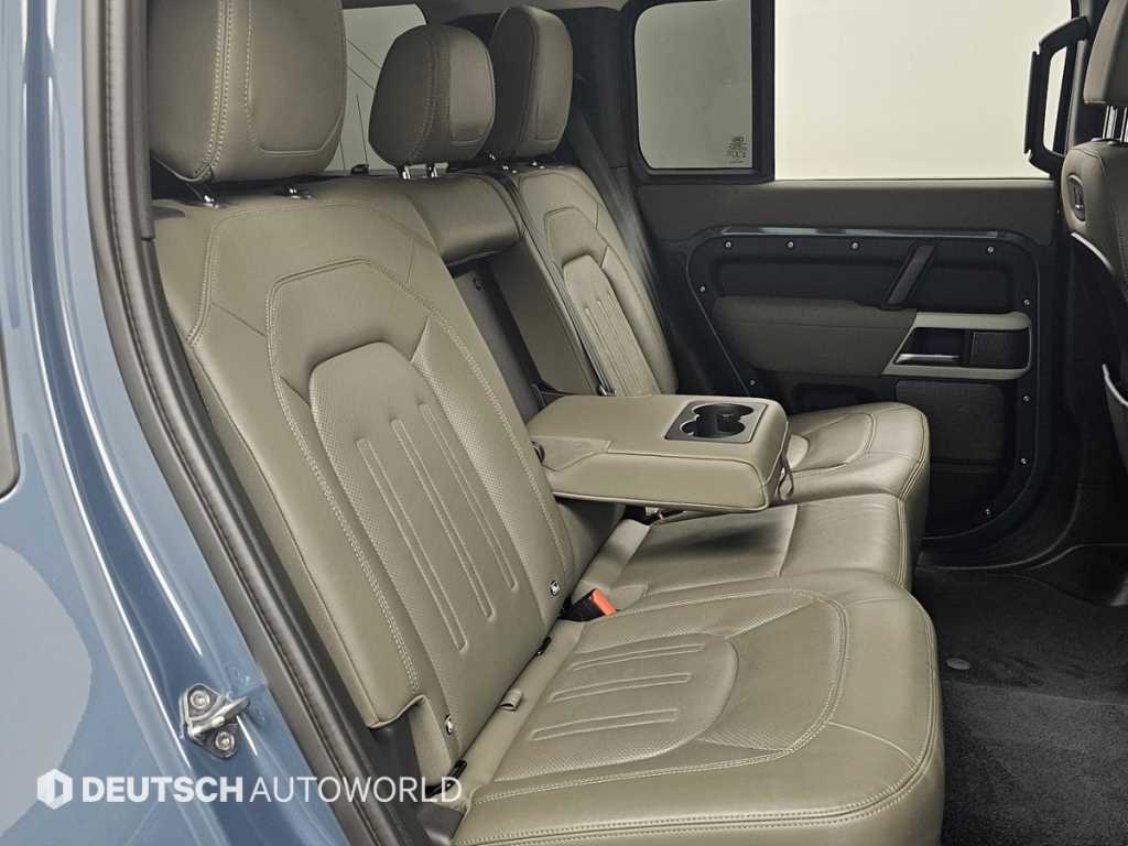 Land Rover Defender - Vista 12