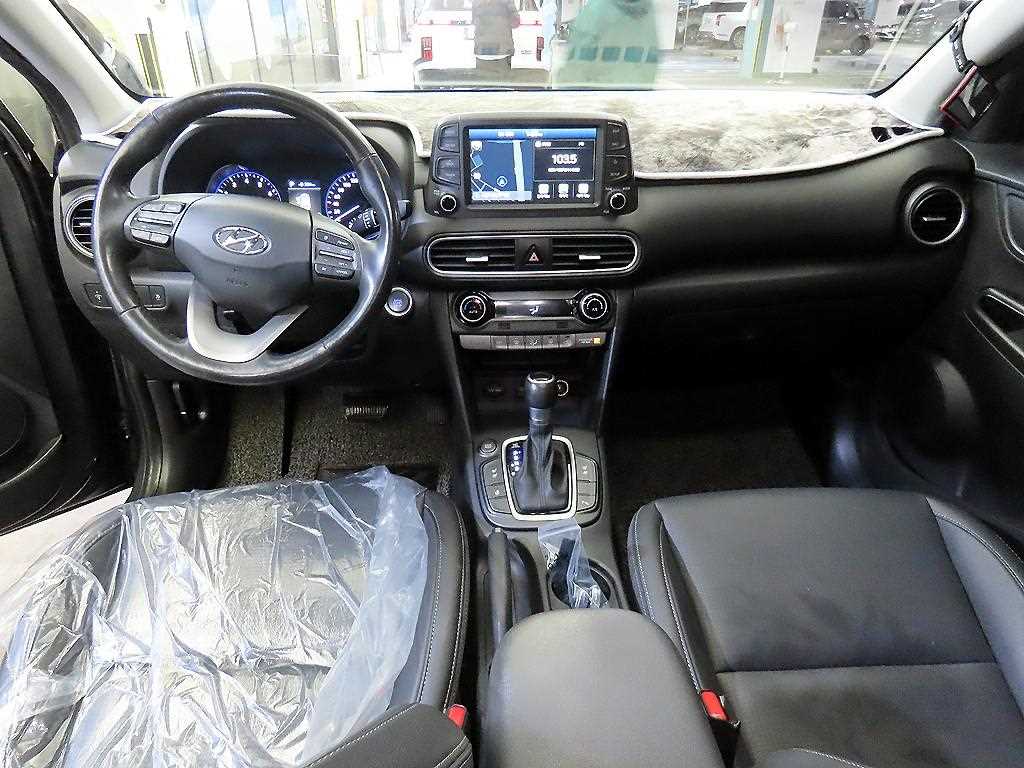 HYUNDAI Kona - Vista 10