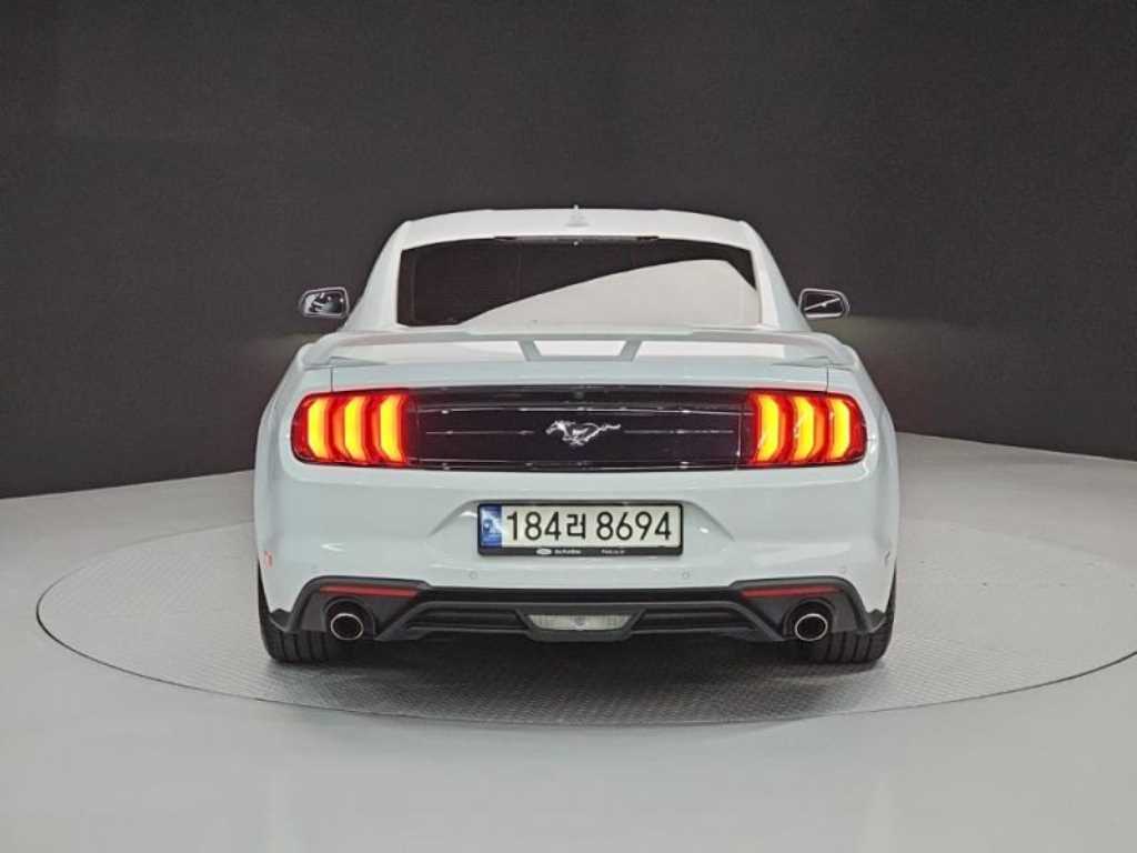Ford Mustang - Vista 3