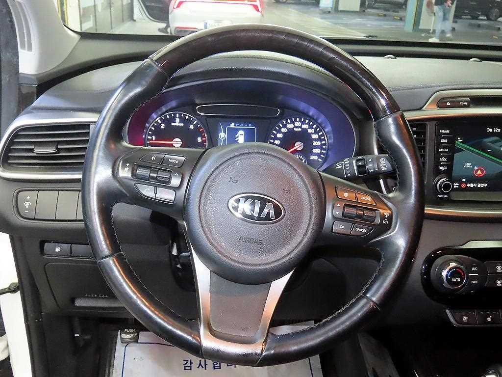 KIA Sorento - Vista 8
