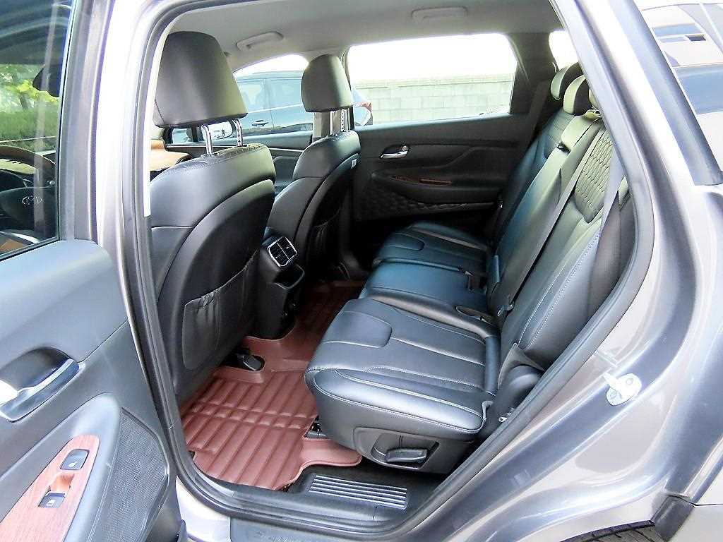 HYUNDAI Santa Fe - Vista 6