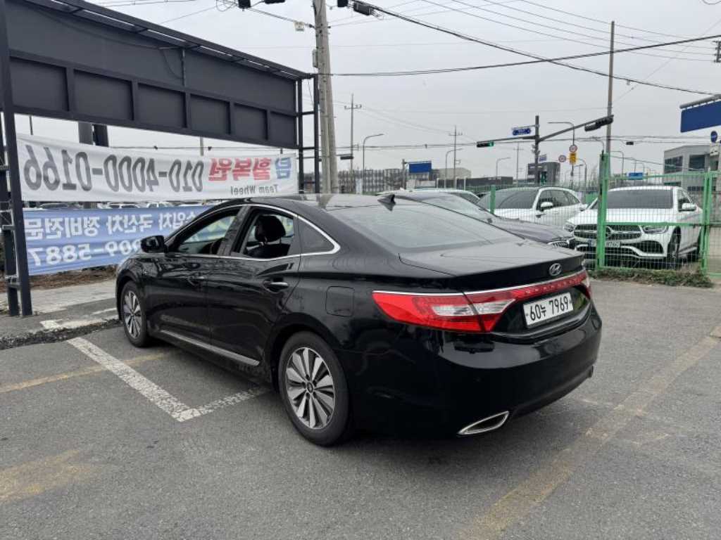 HYUNDAI Grandeur - Vista 3