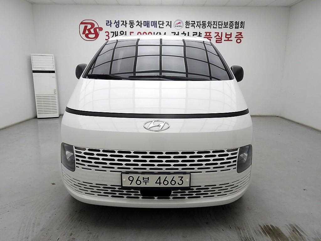 HYUNDAI Staria - Vista 2