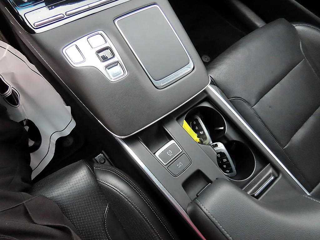 HYUNDAI Grandeur - Vista 10