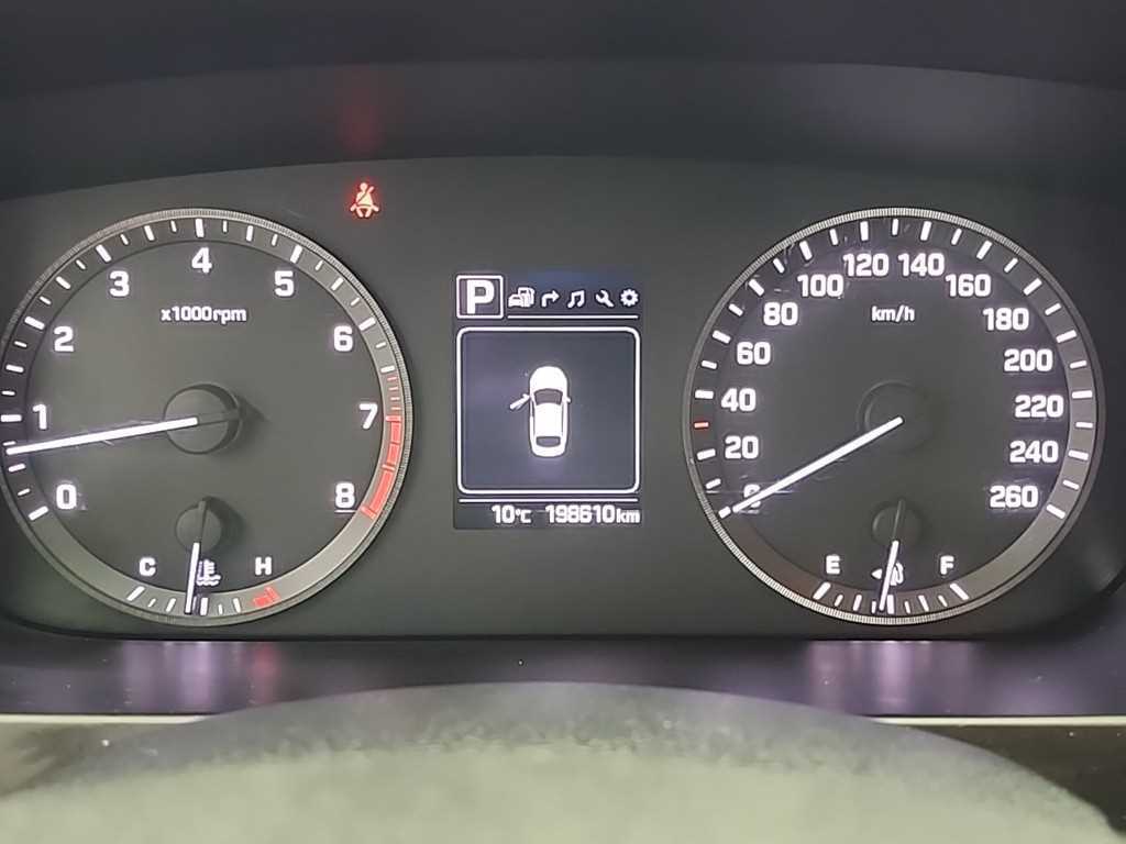 HYUNDAI Sonata - Vista 6