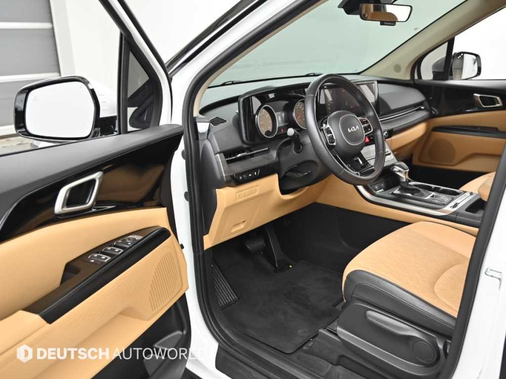 KIA Carnival - Vista 11