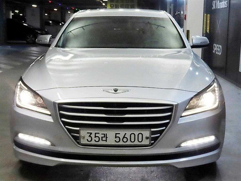 HYUNDAI Genesis - Vista 2