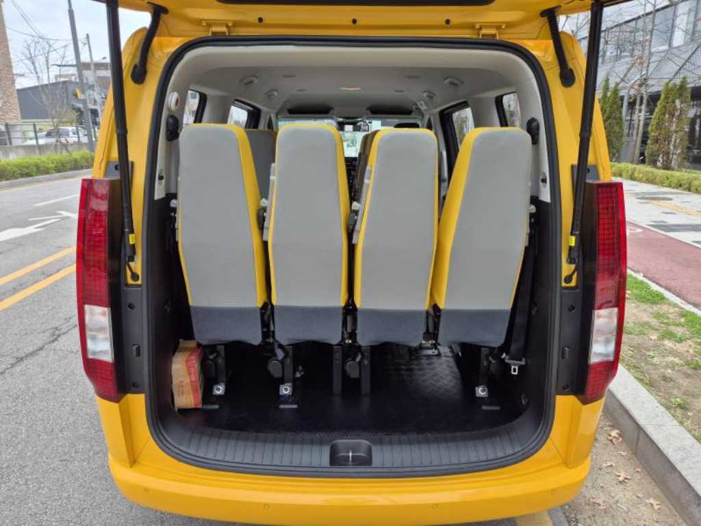 HYUNDAI Staria - Vista 10