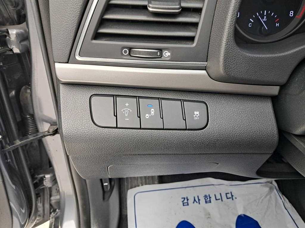 HYUNDAI Avante 2018 Gris - Importación desde Corea - HF Imports Iquique - Foto 13