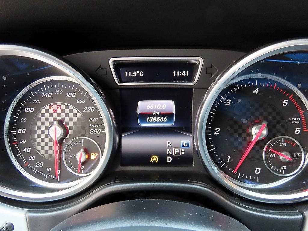 Mercedes Benz GLE Class - Vista 9