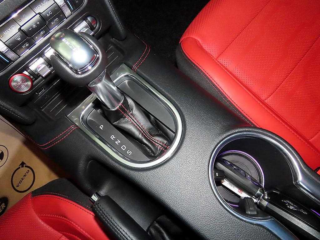 Ford Mustang - Vista 12