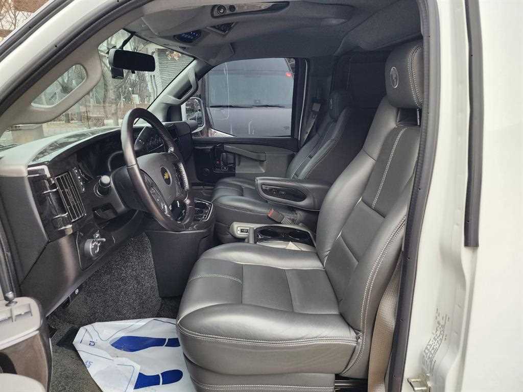 Chevrolet Express van 2017 Blanco - Importación desde Corea - HF Imports Iquique - Foto 15