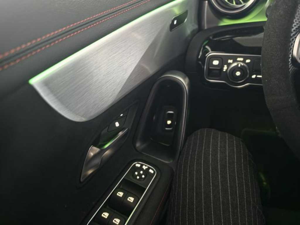 Mercedes Benz CLA Class - Vista 10