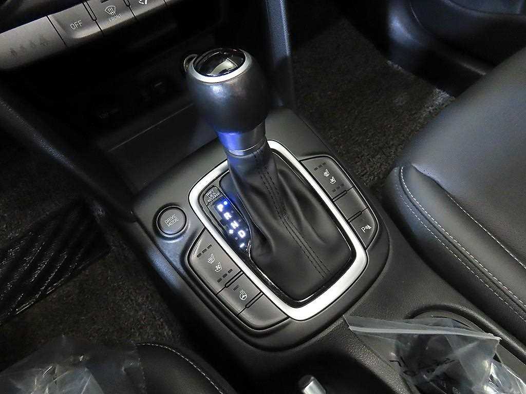 HYUNDAI Kona - Vista 12