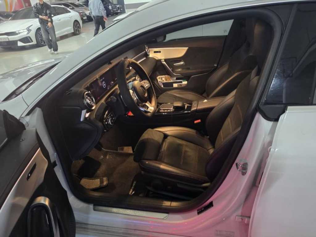 Mercedes Benz CLA Class - Vista 8