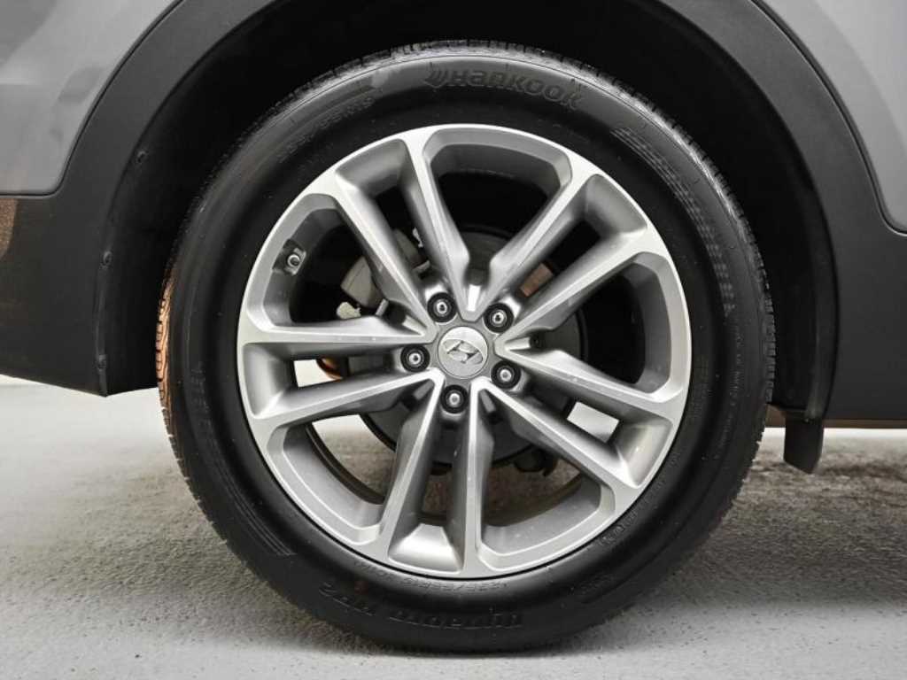 HYUNDAI Santa Fe - Vista 5