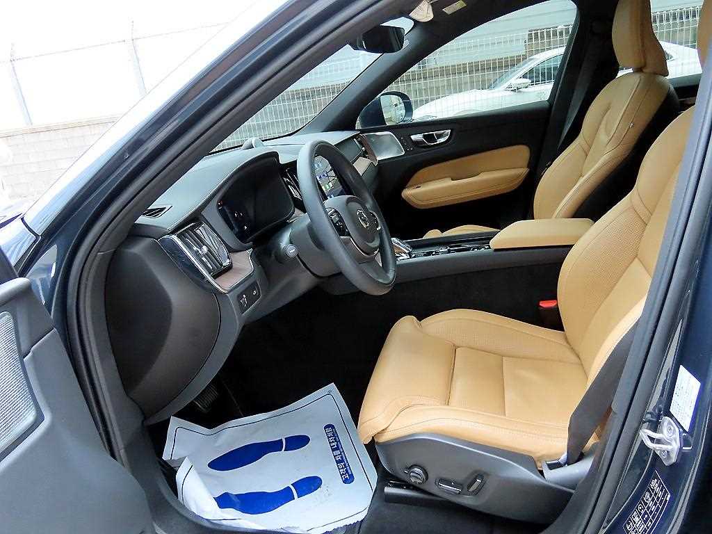 Volvo XC60 - Vista 5