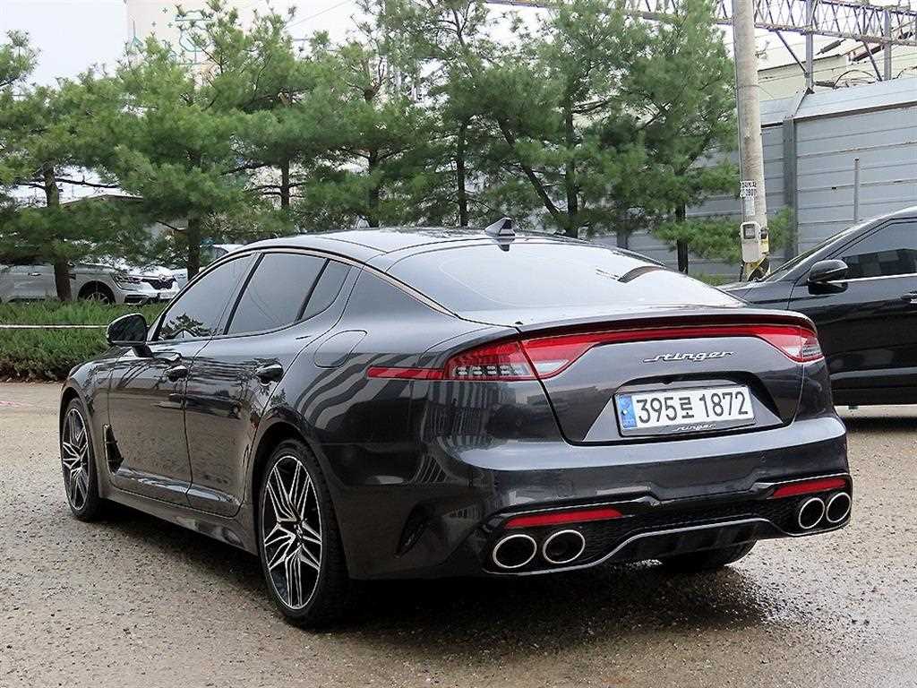 KIA Stinger - Vista 3